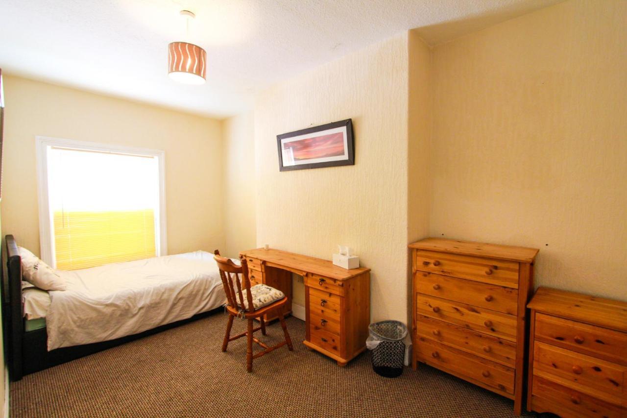 Central Bolton Accommodation Номер фото