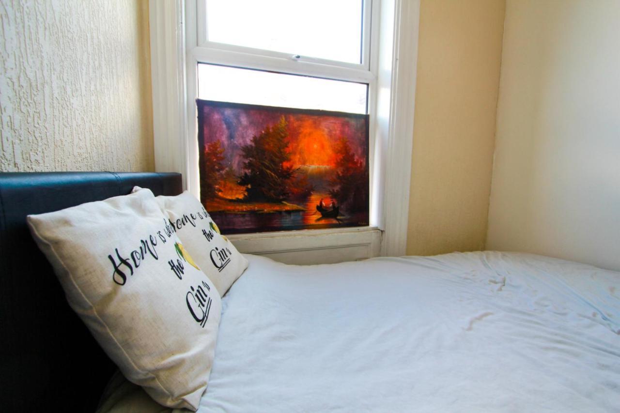 Central Bolton Accommodation Екстер'єр фото