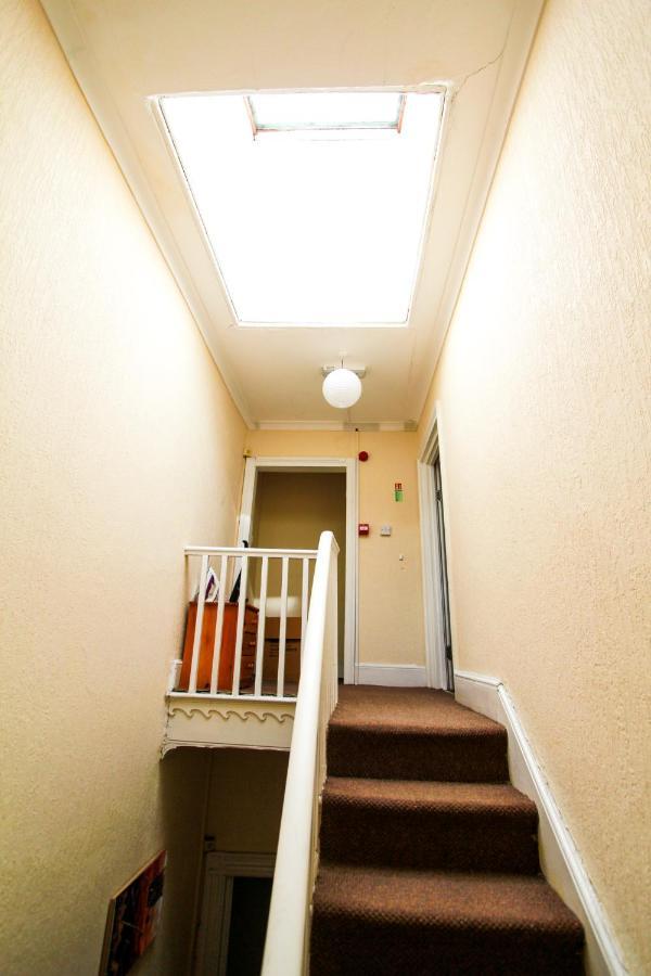 Central Bolton Accommodation Екстер'єр фото