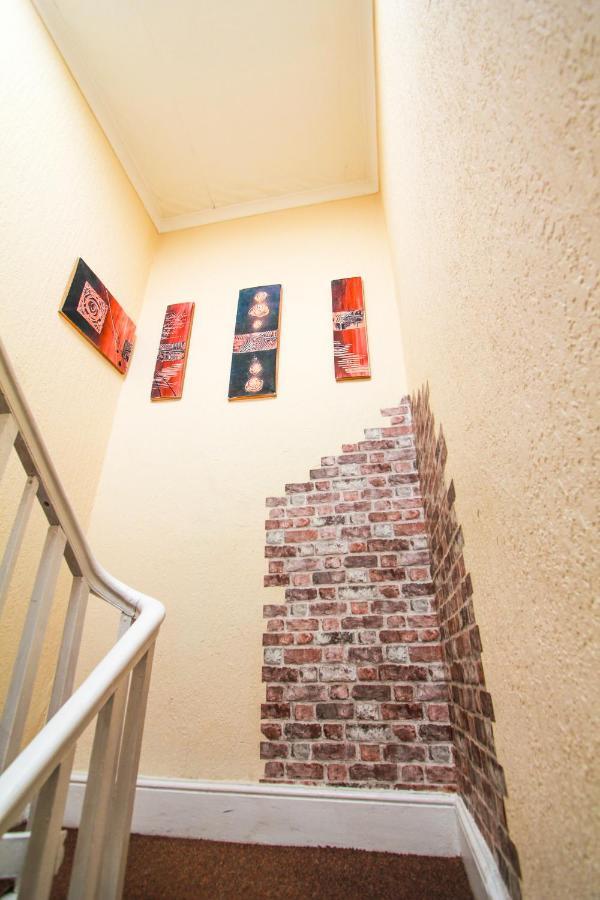 Central Bolton Accommodation Екстер'єр фото