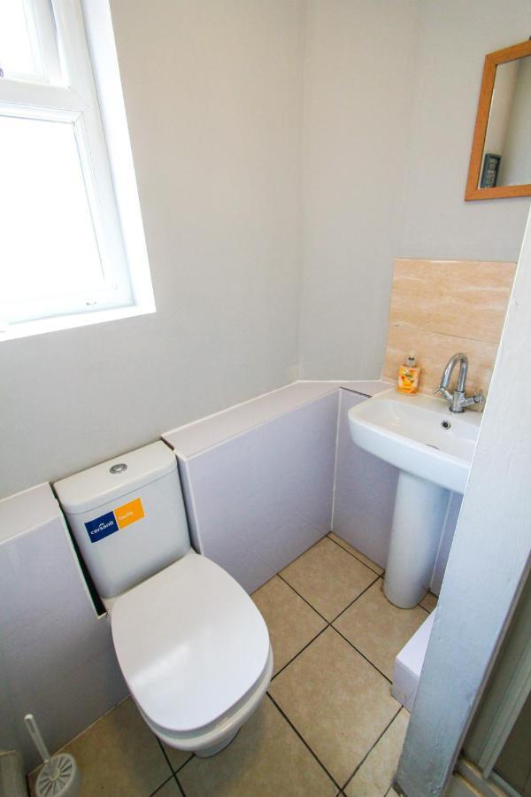 Central Bolton Accommodation Екстер'єр фото